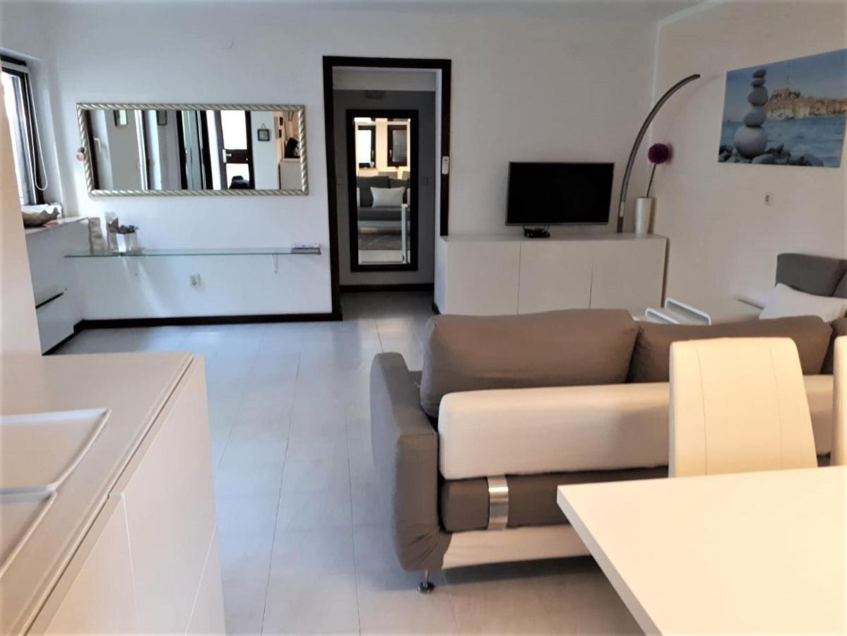 Ferienwohnung Apartmen Relax 200 m t Beach Rovinj Exterior foto